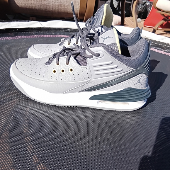 Jordan Gray and Gold Athletic Shoes - Picture 2 of 7